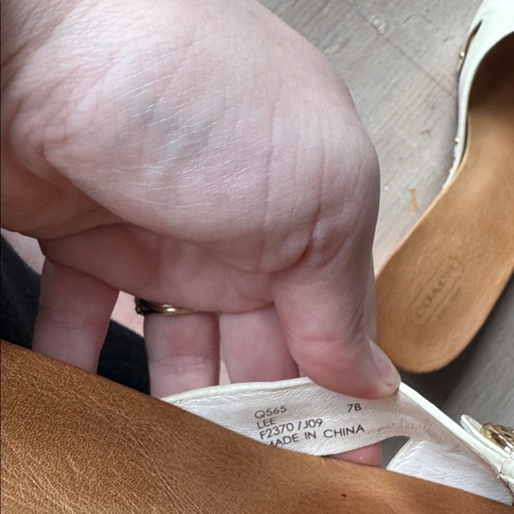 Women’s Coach Lee Crinkle White Patent Wood Clog Sandals Size 7 - Picture 4 of 11